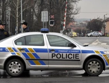 Συναγερμός στην Τσεχία: Ληστής κρατά τουλάχιστον 8 ομήρους